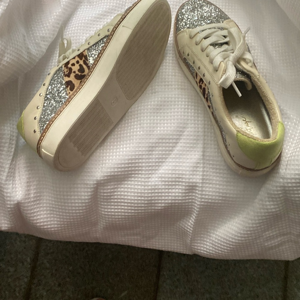 Crown vintage sneakers, slightly worn